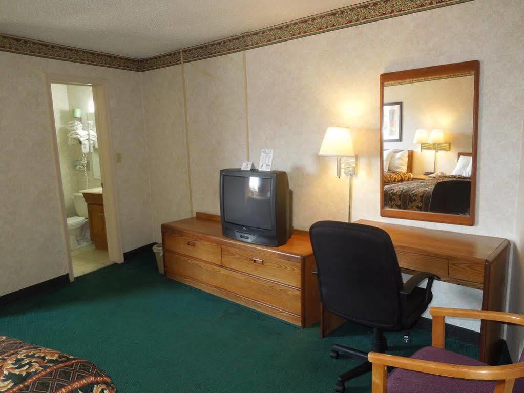 Knights Inn Bristol Левиттаун Экстерьер фото