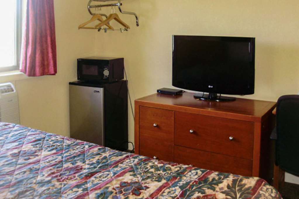 Knights Inn Bristol Левиттаун Номер фото